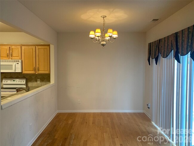 Building Photo - 9043 Mcalwaine Preserve Ave