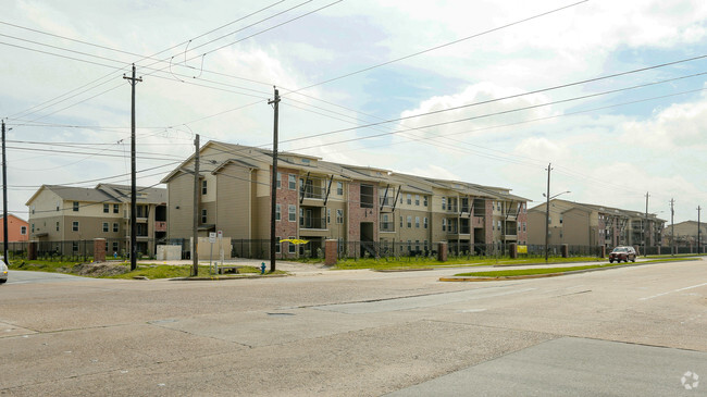 Building Photo - AveCDC Terrace