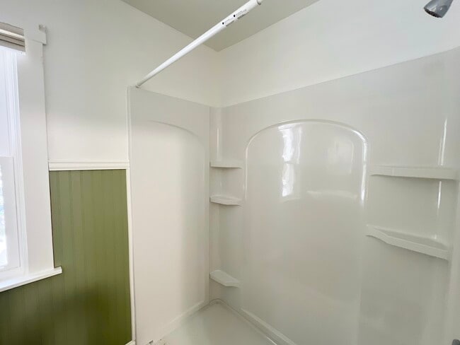 Building Photo - 721 Dean St