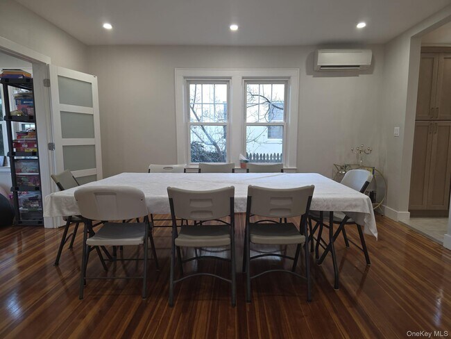 Building Photo - 325 Pacific Ave