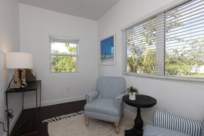 Building Photo - 518 Biscayne Dr