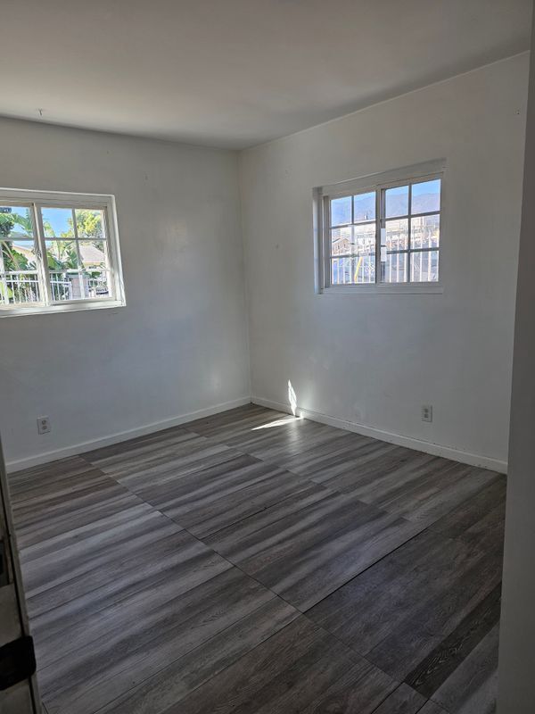 Building Photo - 6623 Almeria Ave