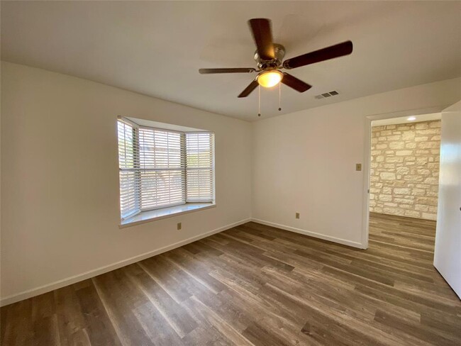 Building Photo - 5502 Longhorn Landing