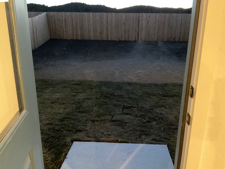 Backyard - 259 Ottawa Way