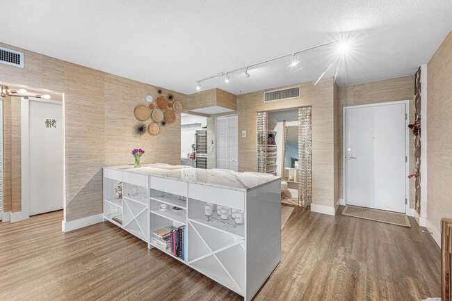 Building Photo - 3450 S Ocean Blvd