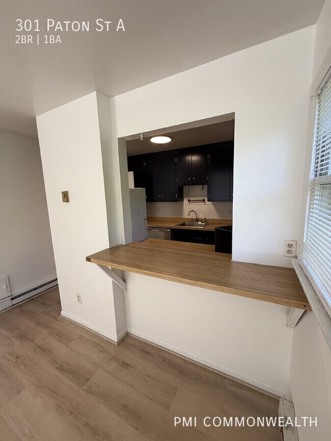 Building Photo - 301 Paton St