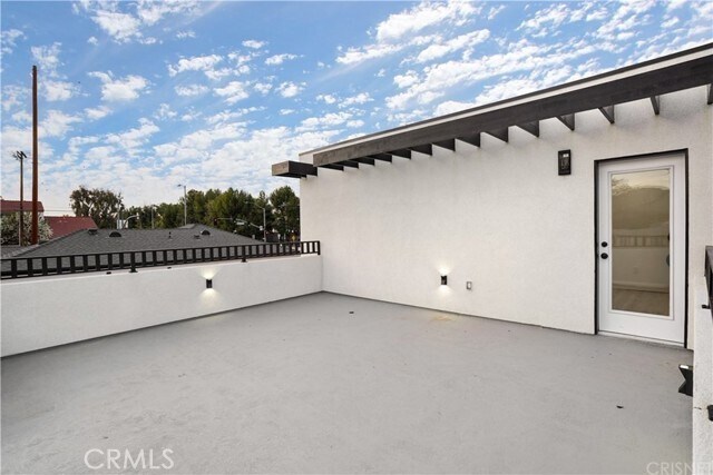 Building Photo - 18060 Oxnard St