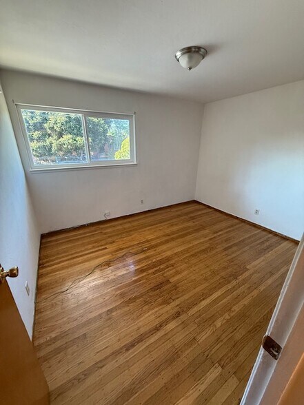 Building Photo - 1730 Stuart St