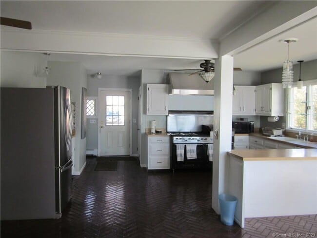 Building Photo - 181 Kings Hwy