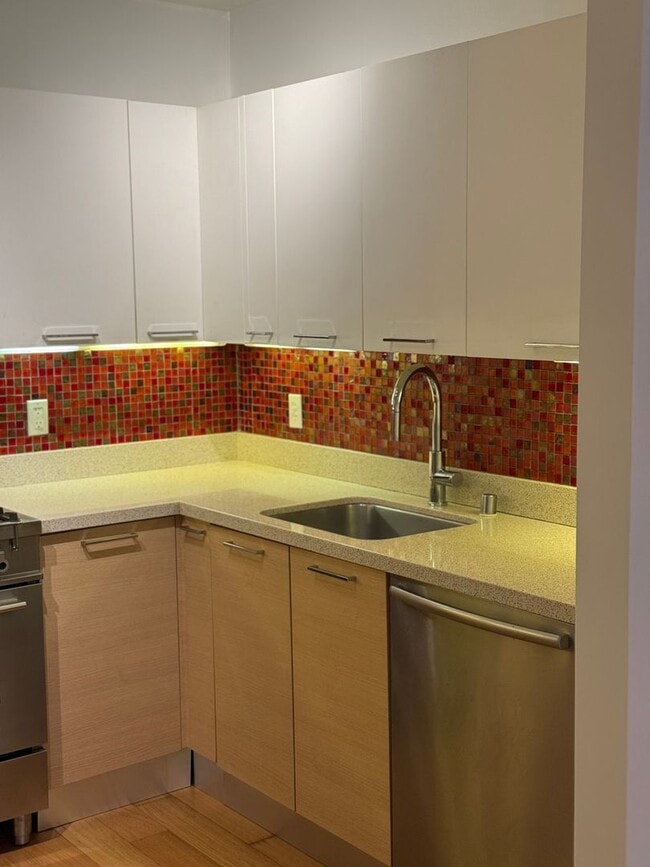 Building Photo - Quiet Rear-Unit in the Mission — Private Terrace, Garage, Roof Deck