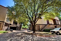 Building Photo - 5630 Spring Valley Rd