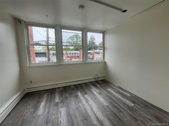 Building Photo - 156 Coolidge St