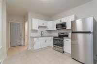 Building Photo - 725 W Luzerne St