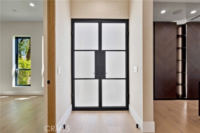 Building Photo - 5935 Yarmouth Ave