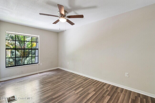 Building Photo - 1300 Arlington Ln NE