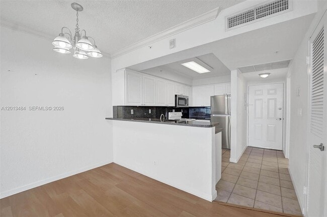 Building Photo - 2501 S Ocean Dr