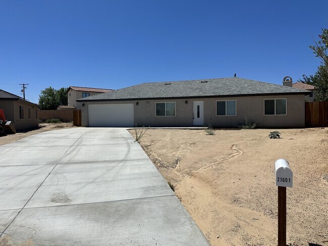 Building Photo - 21601 Garibaldi Ct