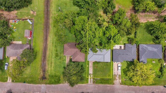 Building Photo - 110 Prune St