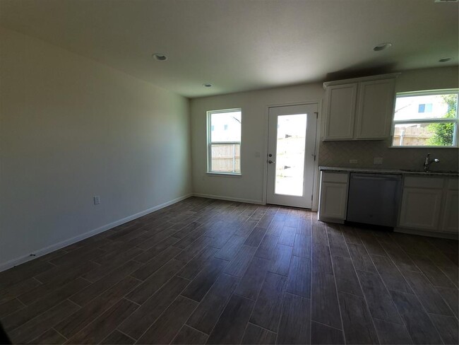 Building Photo - 17204 Adoro Dr