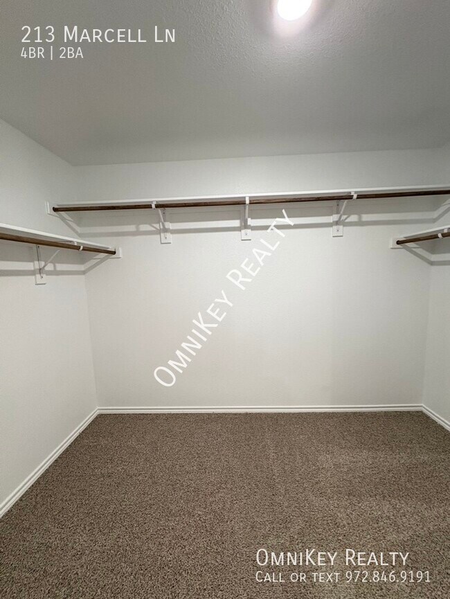 Building Photo - 213 Marcell Ln