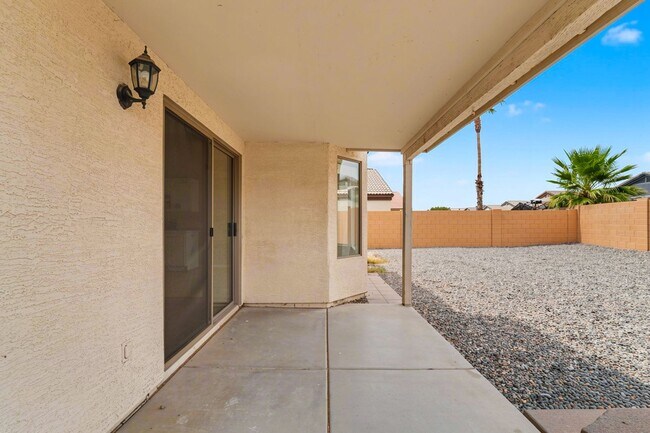 Building Photo - 15526 W Lisbon Ln