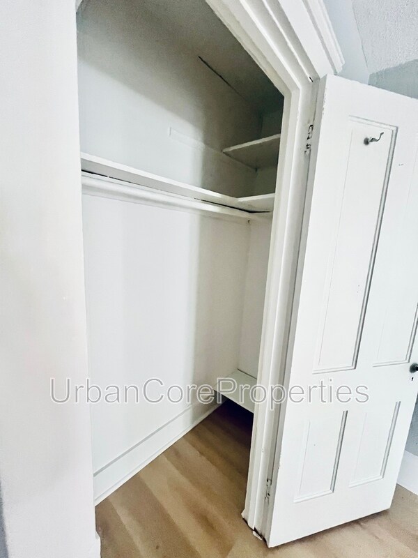 Building Photo - 235 7th Ave N