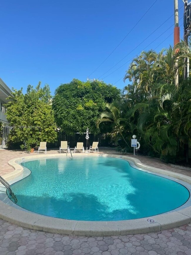 Building Photo - 260 Sunrise Dr