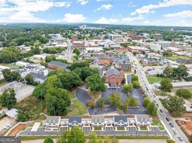 Building Photo - 502 Washington St NW