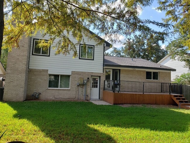 Building Photo - 3922 Green Crest Dr