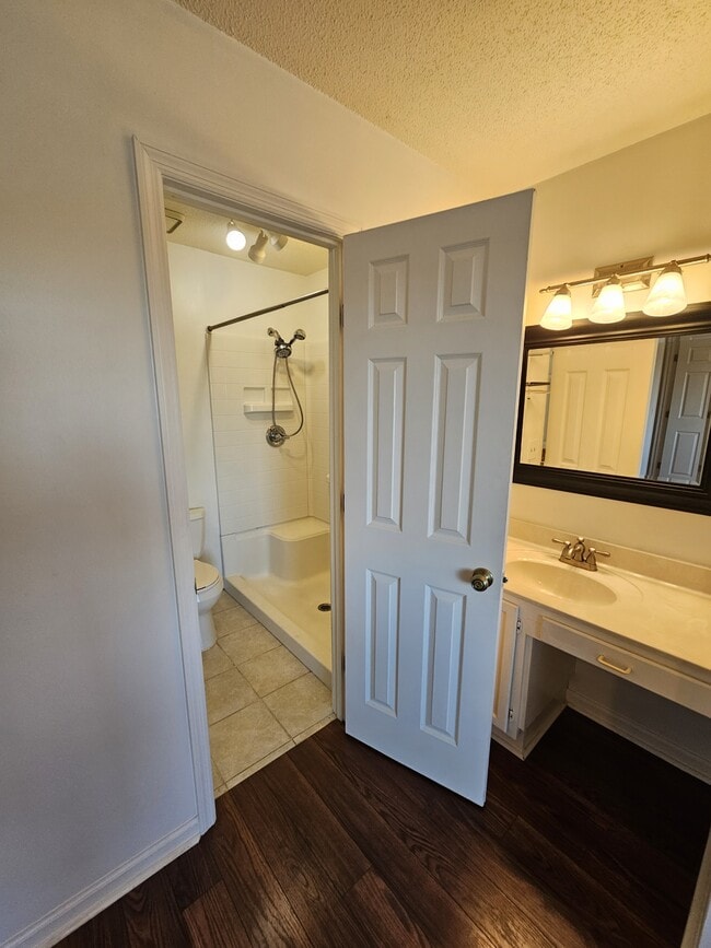 Building Photo - 637 Battery Pl