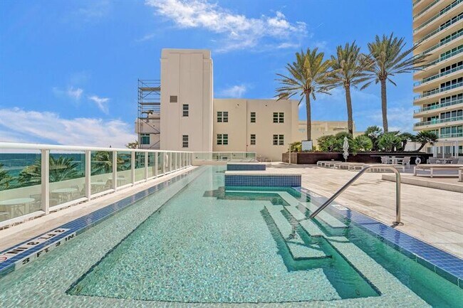 Building Photo - 101 S Fort Lauderdale Beach Blvd