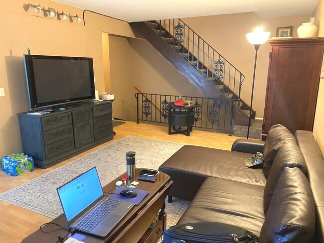 Building Photo - 322 Inverrary Ln