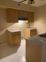 Building Photo - 5486 Pinehaven Ct