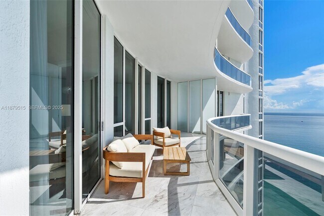 Building Photo - 16001 Collins Ave