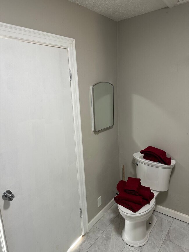 Building Photo - Beautiful House for Rent