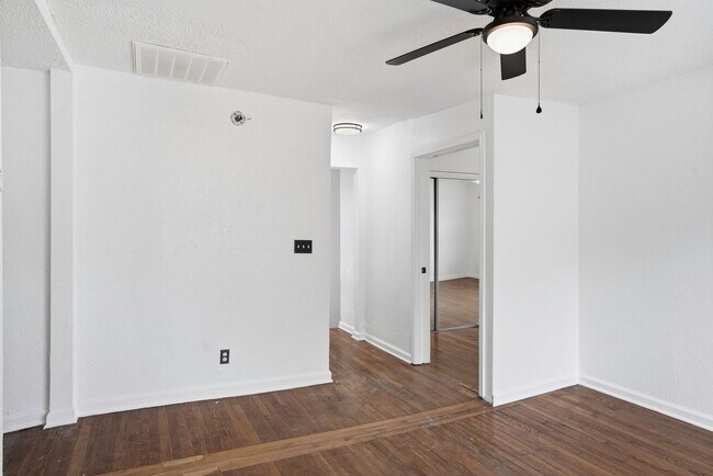 Building Photo - 220 Brooklyn Ave
