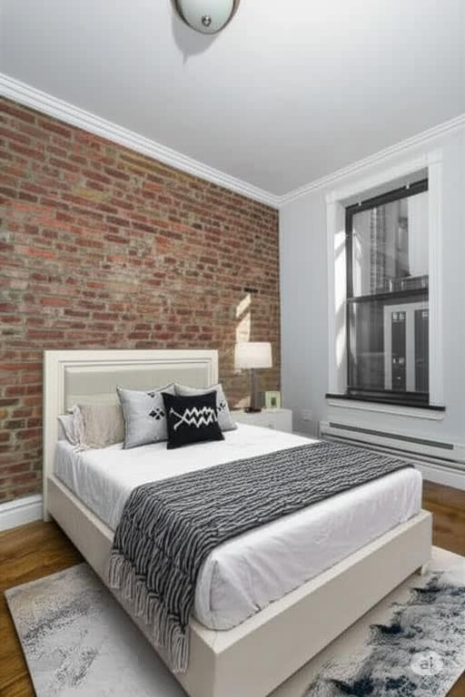 Building Photo - 336 E 18th St