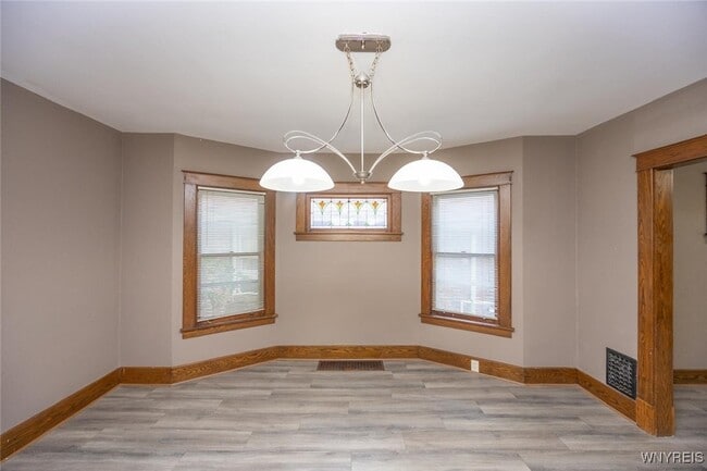 Building Photo - 1112 College Ave