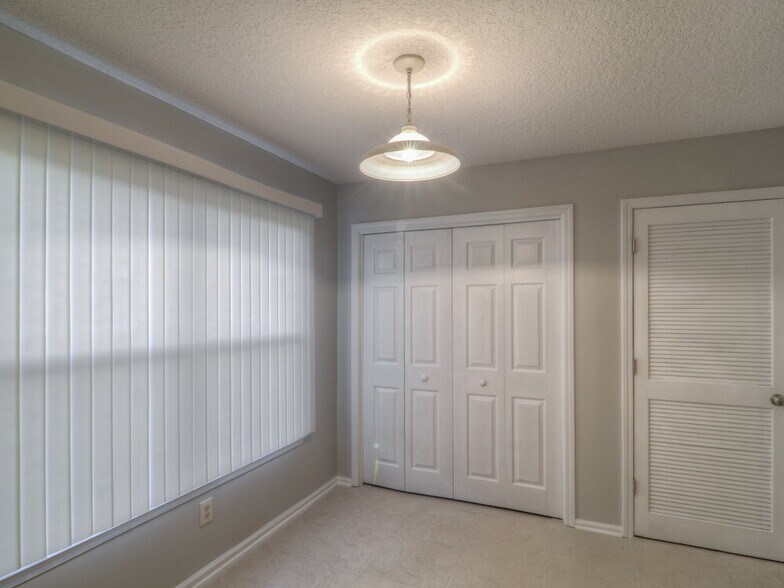Building Photo - 552 Sparrow Branch Cir