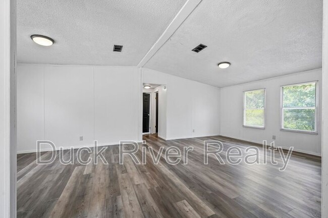Building Photo - 513 Fairview Dr
