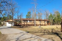 Building Photo - 234 E Yaupon Oak