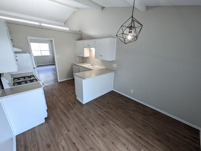 Building Photo - Amazing four-plex unit ready for immediate...