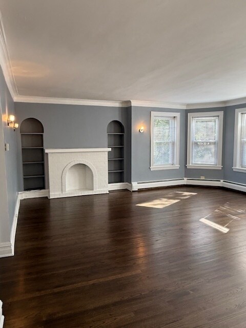 Building Photo - 7333 N Damen Ave