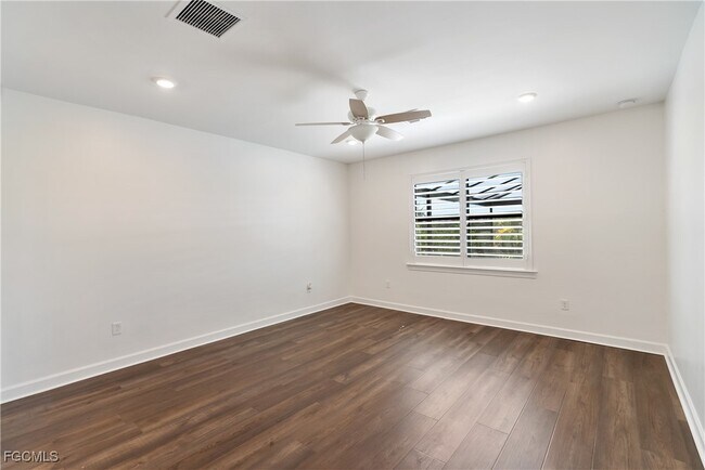 Building Photo - 19001 Aqua Shore Dr