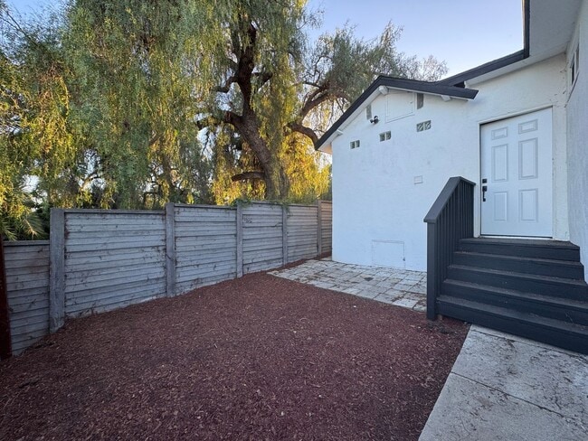 Building Photo - Freshly Renovated 3bd 2 ba in the heart of...