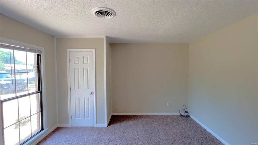 Building Photo - 418 Stroll Dr