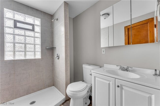 Building Photo - 11601 Headley Ave