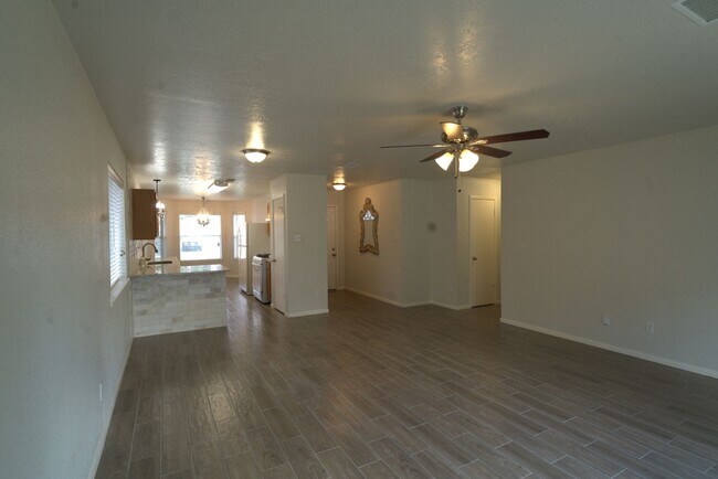 Primary Photo - 28711 Atherstone St