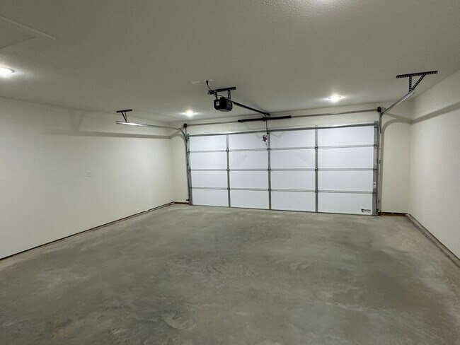 Building Photo - BRAND NEW 3 Bed 2 Bath in WAYNESVILLE - FOR RENT