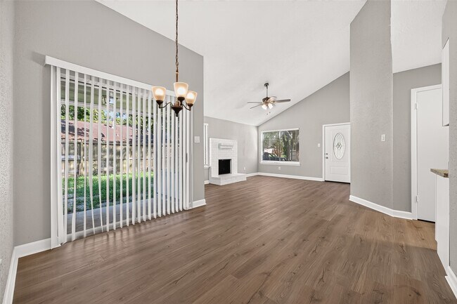 Building Photo - 14306 River Glen Dr